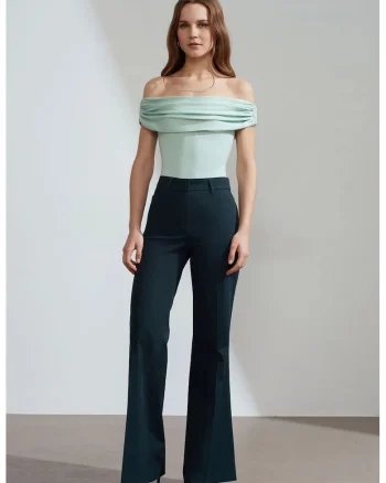 Pantaloni dama,  evazati, talie inalta, albastru miez de noapte, gabardina