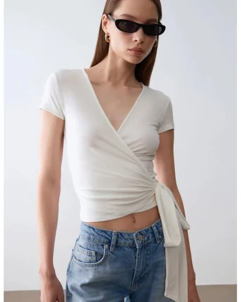 Bluza dama,  Bluza Crop Wrap, detalii cu snur, alb prafuit, 47% modal, 46% bumbac, 7% elastan