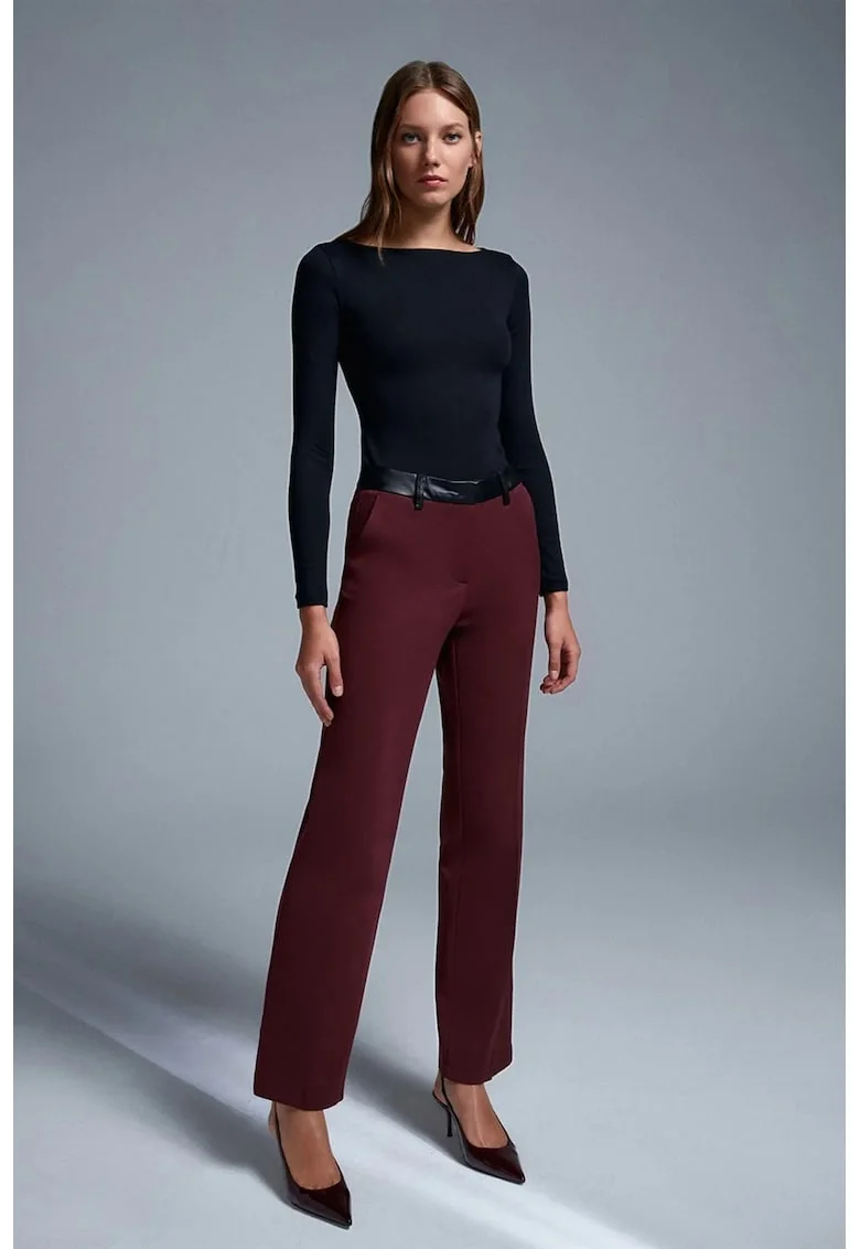 Pantaloni dama,  drepti din imitatie de piele, rosu bordeaux