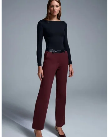 Pantaloni dama,  drepti din imitatie de piele, rosu bordeaux