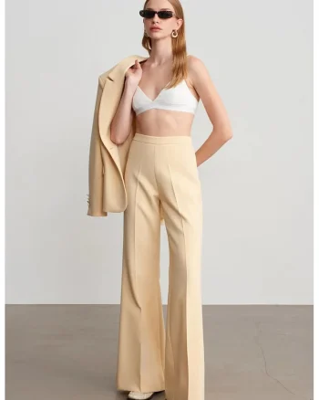 Pantaloni dama,  evazati cu talie inalta, pliati, bej natural, crep