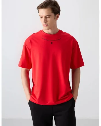Tricou  supradimensionat cu guler rotund, imprimeu, rosu, barbati