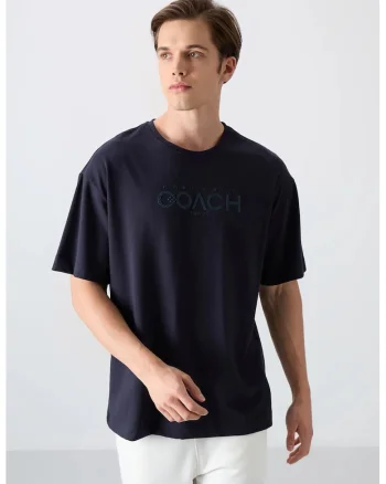 Tricou barbati,  guler rotund, patch logo supradimensionat, albastru marin