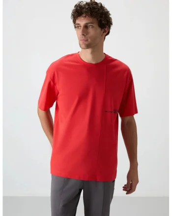 Tricou  supradimensionat, rosu, bumbac si poliester, imprimeu pe spate