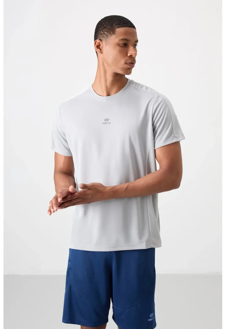 Tricou barbati,  gri deschis, poliester, croiala regulara, maneci scurte