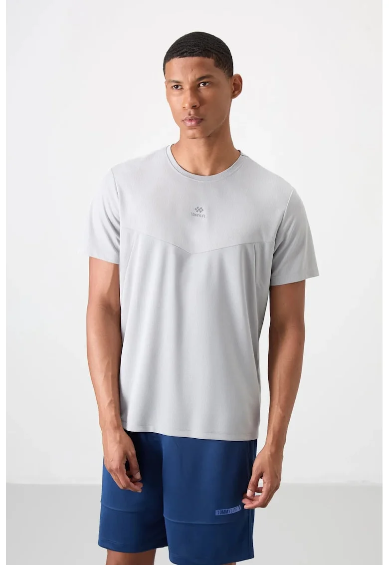 Tricou barbati,  guler rotund, gri deschis, poliester, croiala regular