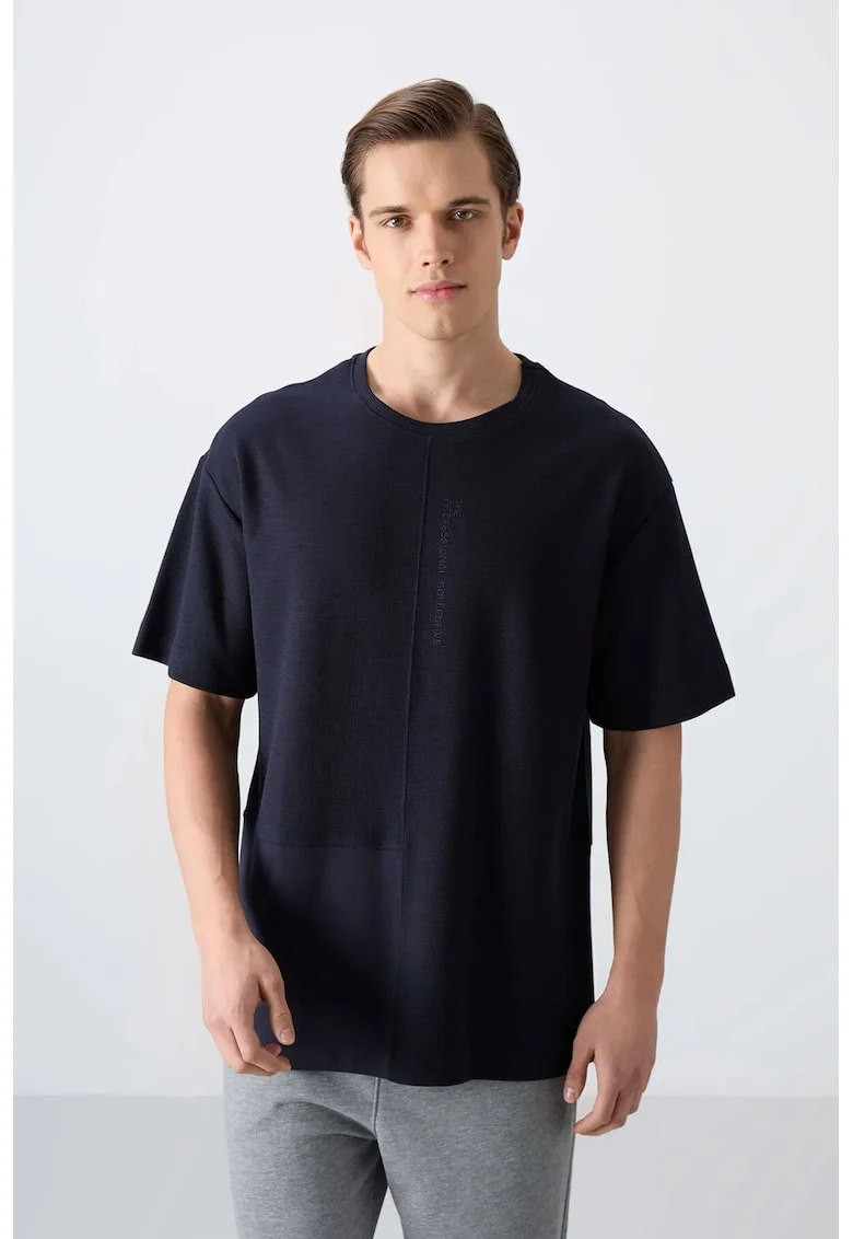 Tricou  supradimensionat, bumbac, albastru marin, cu guler rotund si buzunar