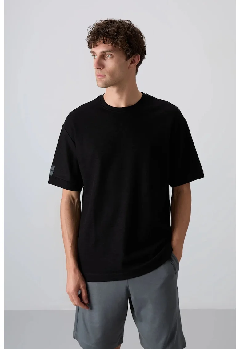 Tricou barbati,  croiala supradimensionata, guler rotund, negru, bumbac-poliester