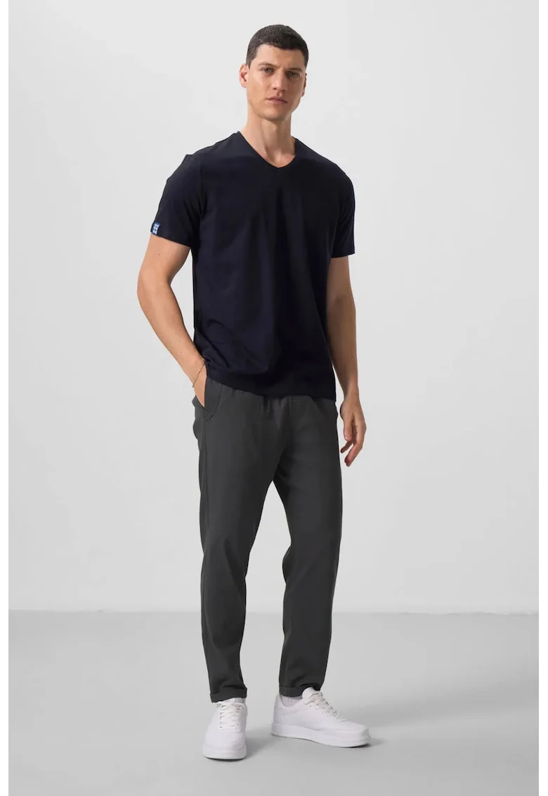 Tricou  barbati, albastru marin, bumbac si elastan, decolteu in V, elastic