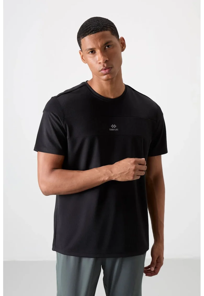 Tricou  barbatesc, cu guler rotund, dungi, negru, poliester