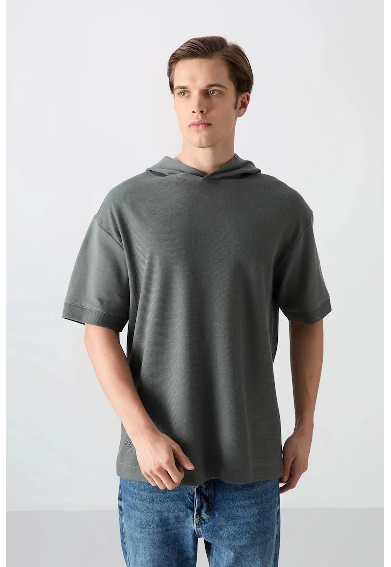Tricou barbatesc  supradimensionat, cu gluga, gri antracit, bumbac si poliester