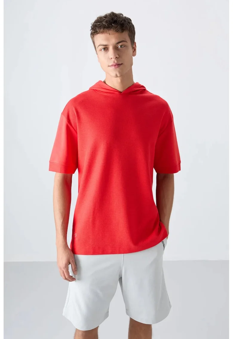 Tricou,  supradimensionat, cu gluga, rosu, bumbac si poliester