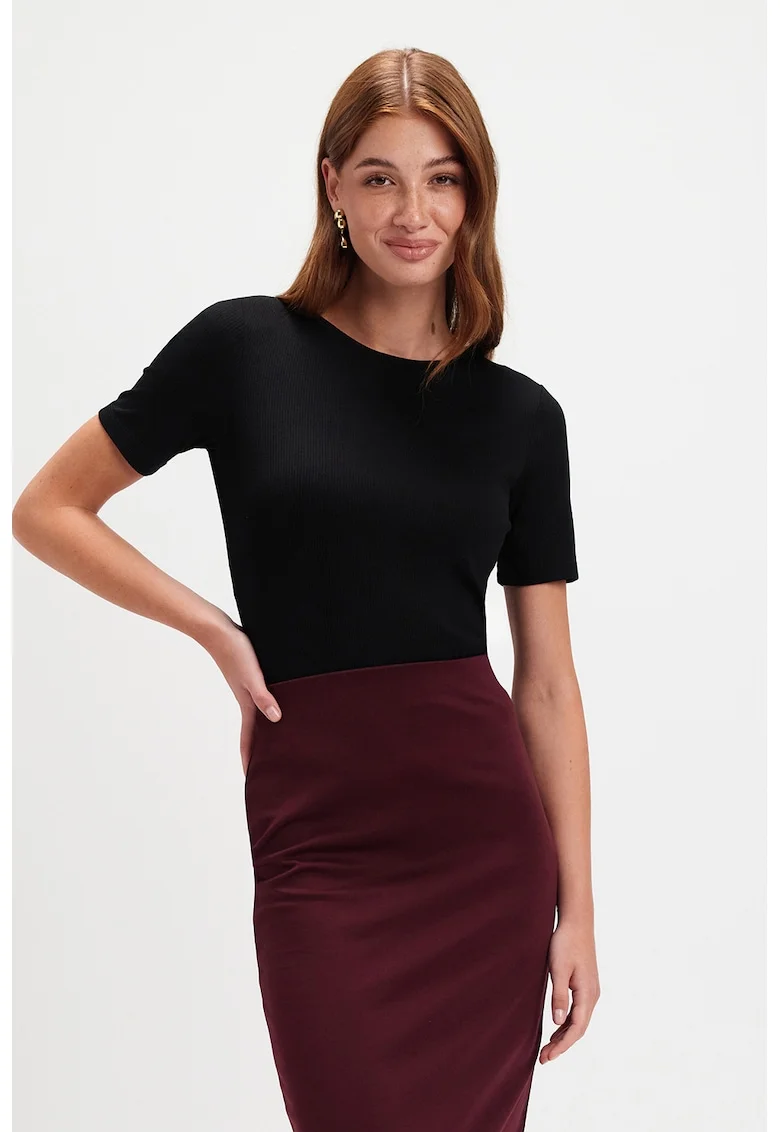 Tricou cu decolteu rotund, Negru