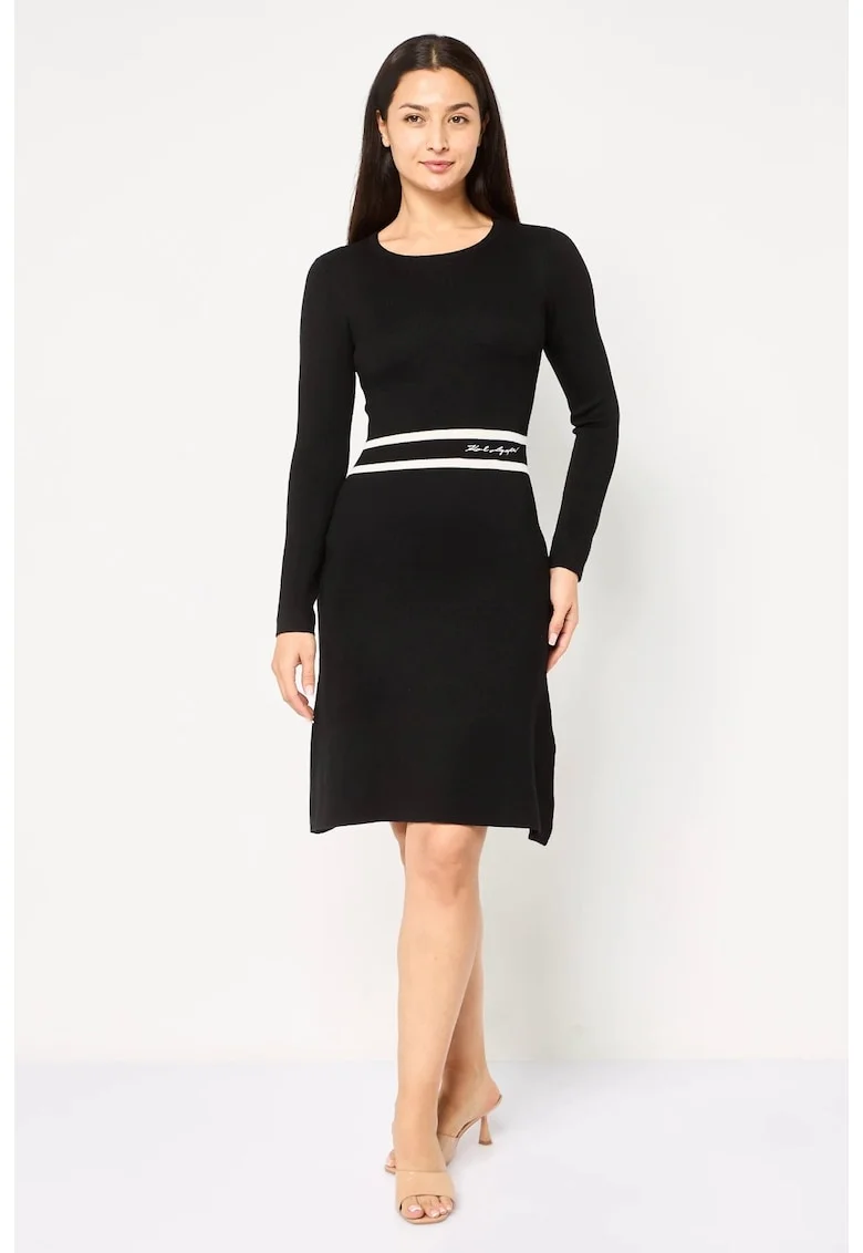 Rochie in A cu maneca lunga, Negru