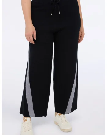 Pantaloni de trening cu croiala evazata si snur, Negru