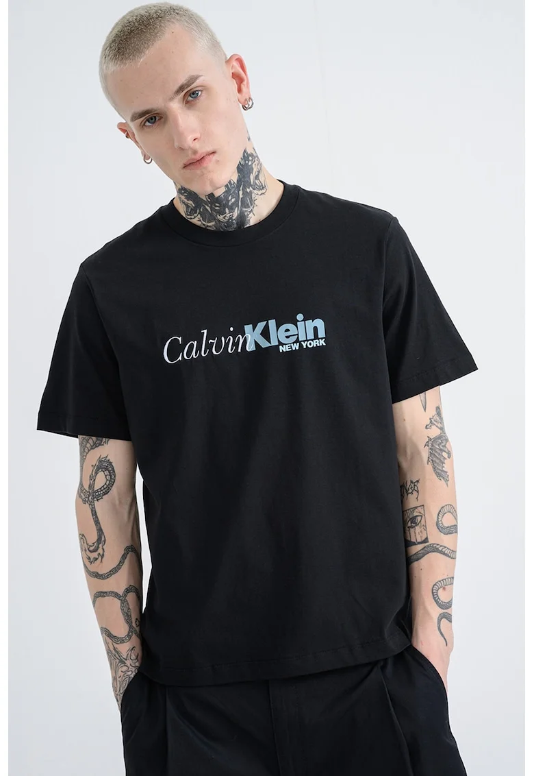 Tricou relaxed fit cu imprimeu logo pe piept, Negru/Albastru deschis