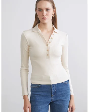 Bluza din amestec de modal cu fenta cu nasturi, Alb fildes