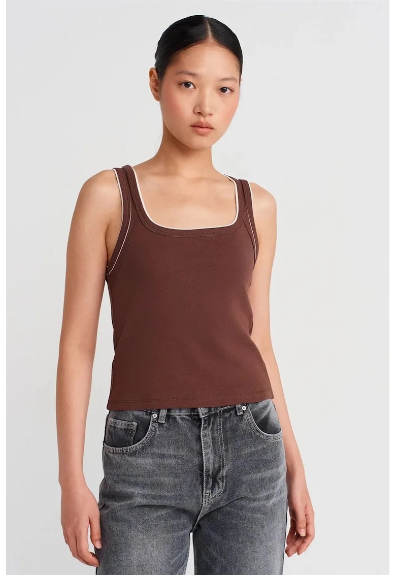 Bluza Cami  slim fit, decolteu patrat, maro castaniu, bumbac
