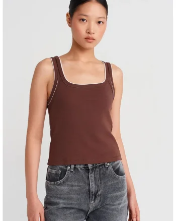 Bluza Cami  slim fit, decolteu patrat, maro castaniu, bumbac