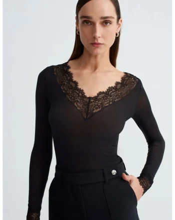 Bluza dama,  bluza slim fit, eleganta, neagra, dantela, detalii florale