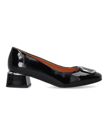 Pantofi cu toc din piele lacuita neagra cu decoratiuni argintii