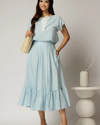 Compleu bleu de vara din rayon din fusta si bluza cu aplicatie pe bust