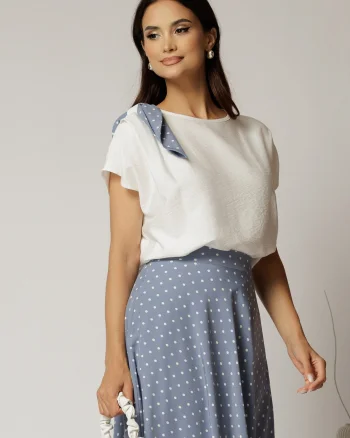 Bluza alba din rayon cu funda bleu cu buline
