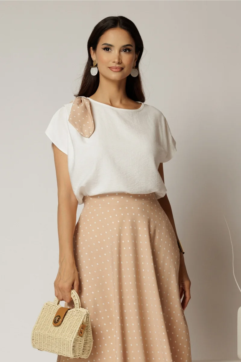 Bluza alba din rayon cu funda bej cu buline