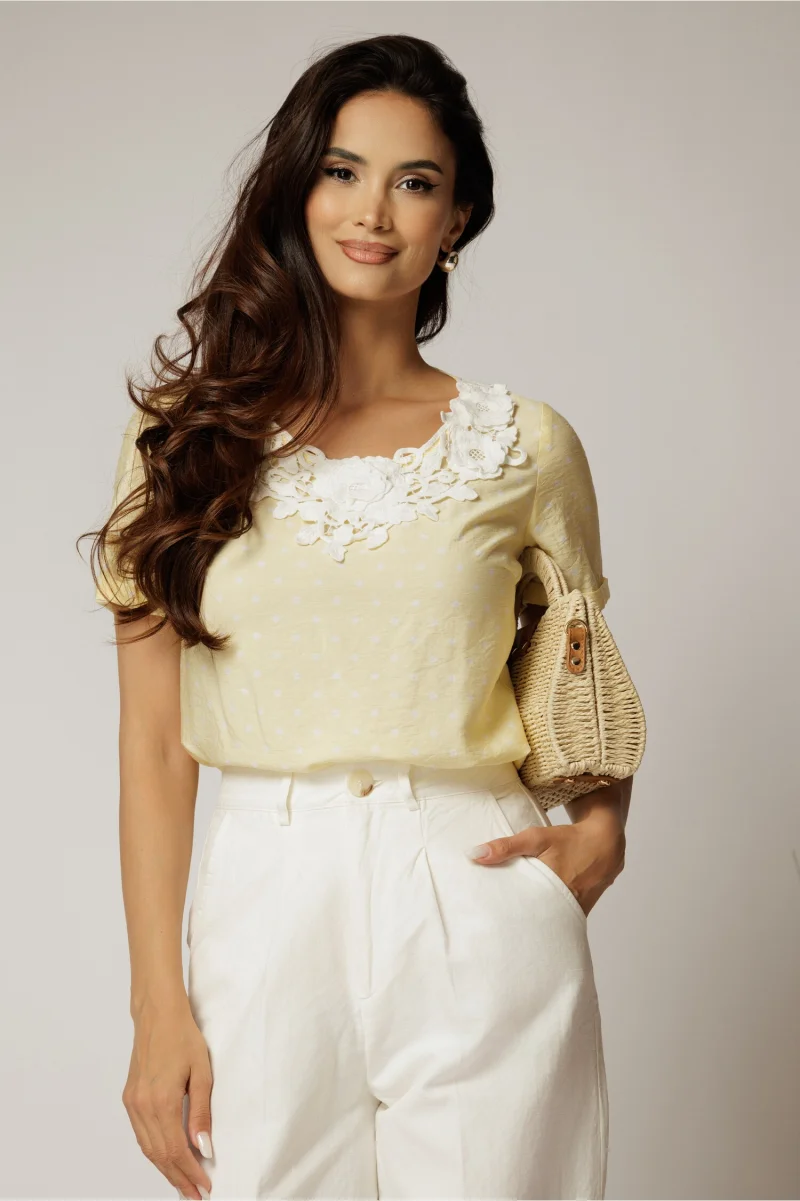 Bluza galbena cu buline din rayon si broderie la decolteu