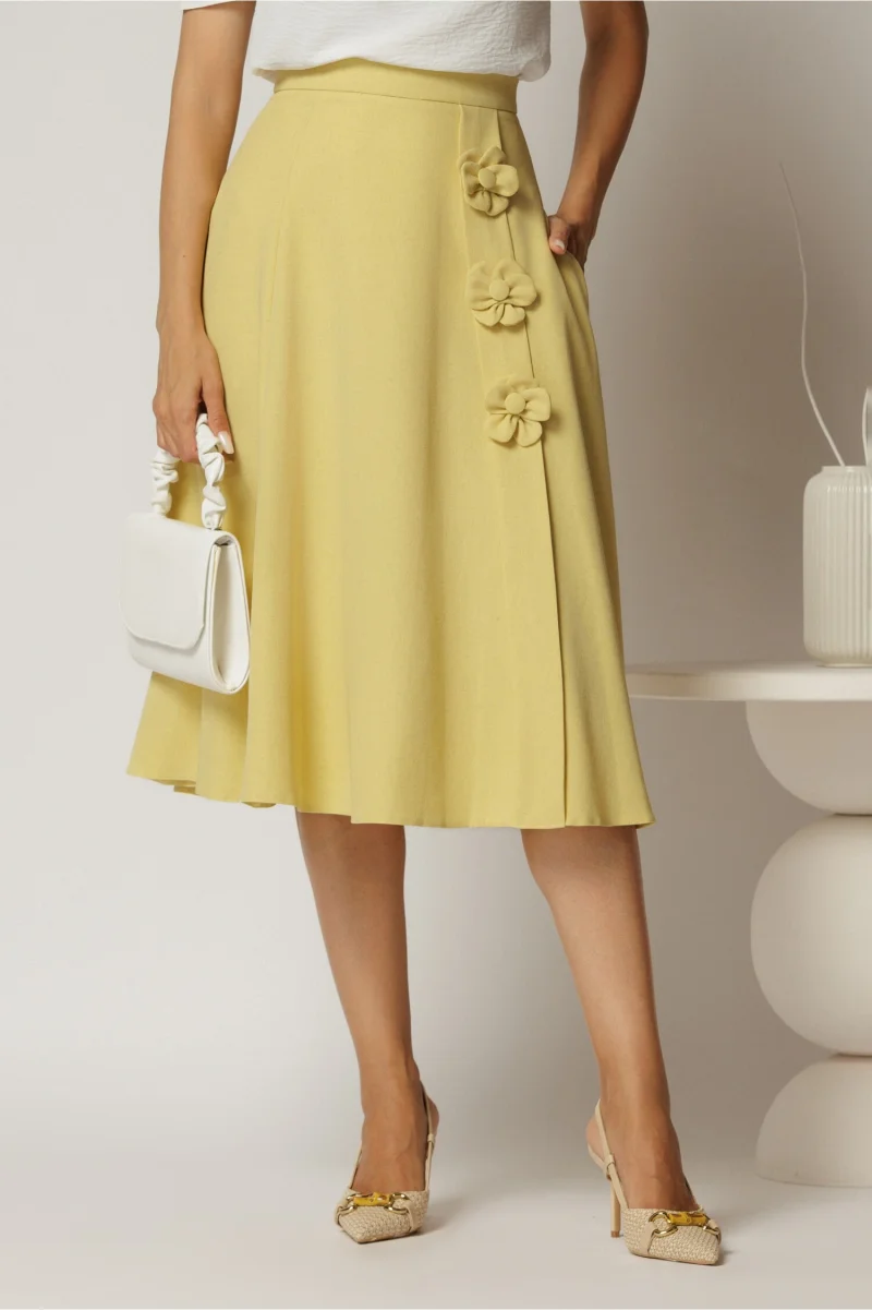 Fusta DY Fashion galbena cu aplicatii florale