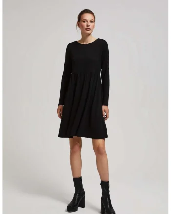 Rochie Neagra cu Maneci Lungi si Fusta Evazata, Negru