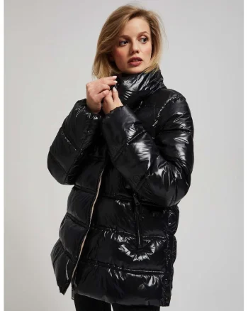 Jacheta scurta, matlasata, neagra, cu gluga XXL