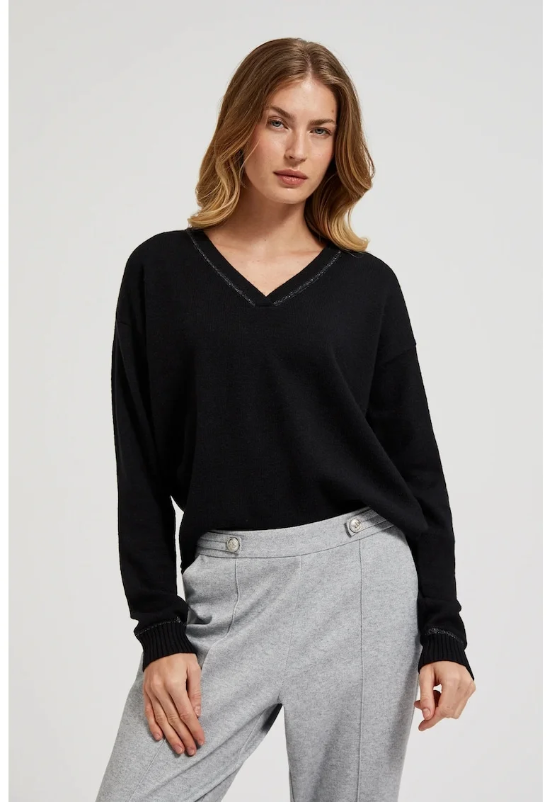 Pulover negru cu decolteu in V si maneci lungi, Negru