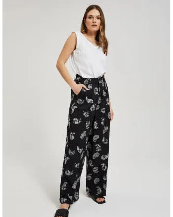 Pantaloni negri cu model delicat, Negru
