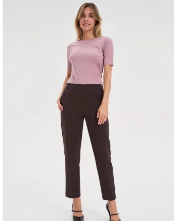 Pantaloni tigara maro, Maro