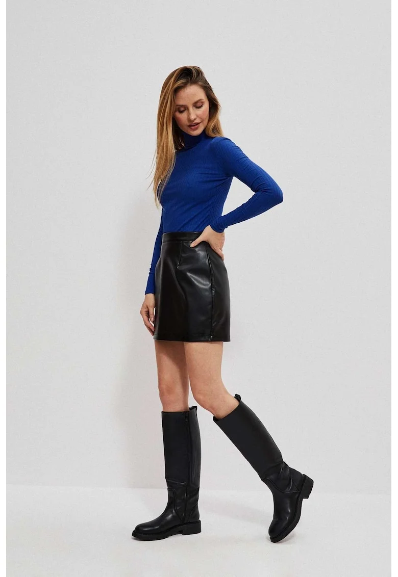 Fusta mini neagra, Negru