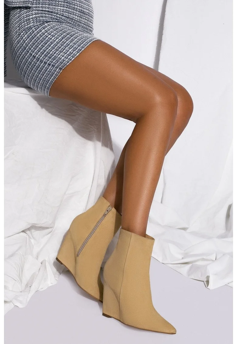 Botine din piele intoarsa cu talpa wedge Riga