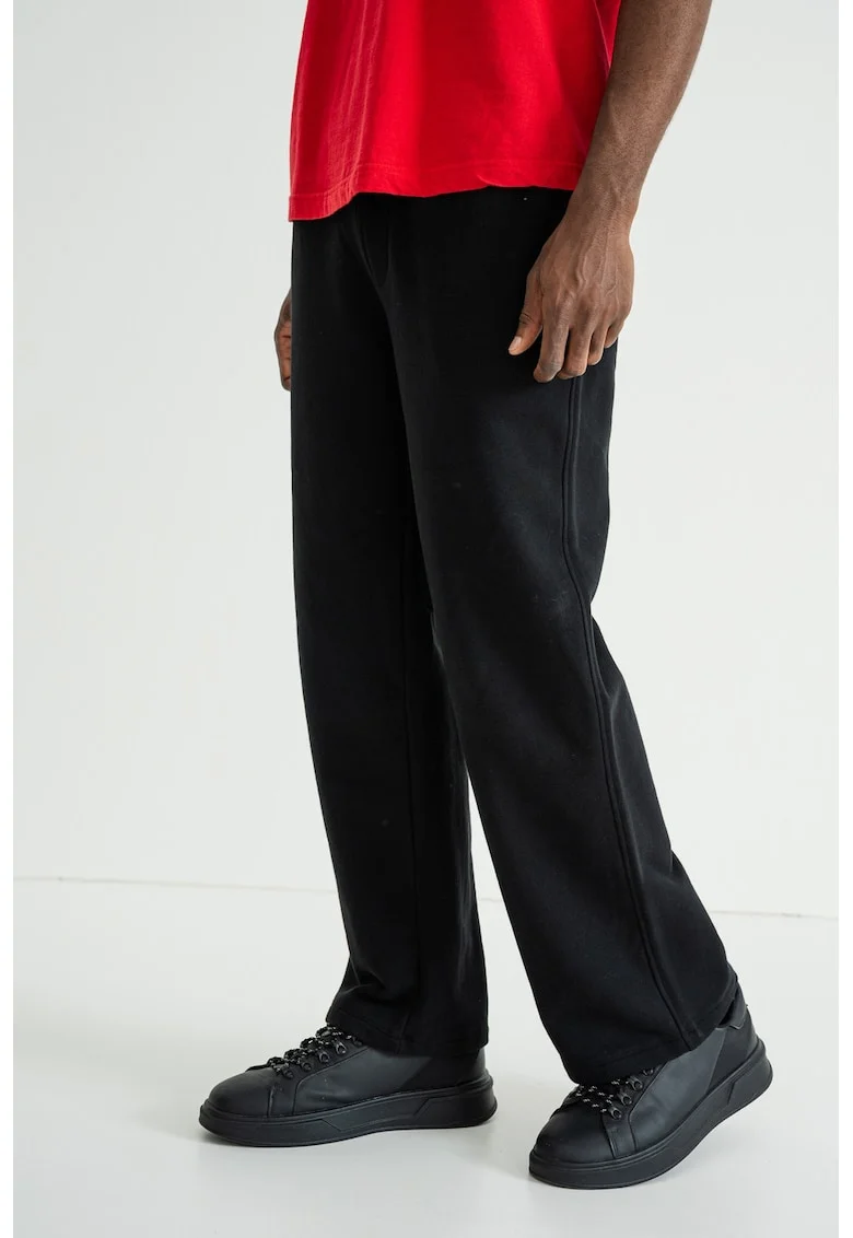 Pantaloni de trening cu croiala relaxed-fit si buzunare pe partea din spate, Negru