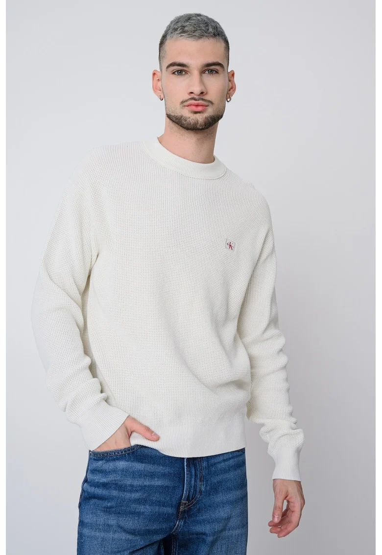 Pulover tricotat cu aplicatie logo discreta, Alb