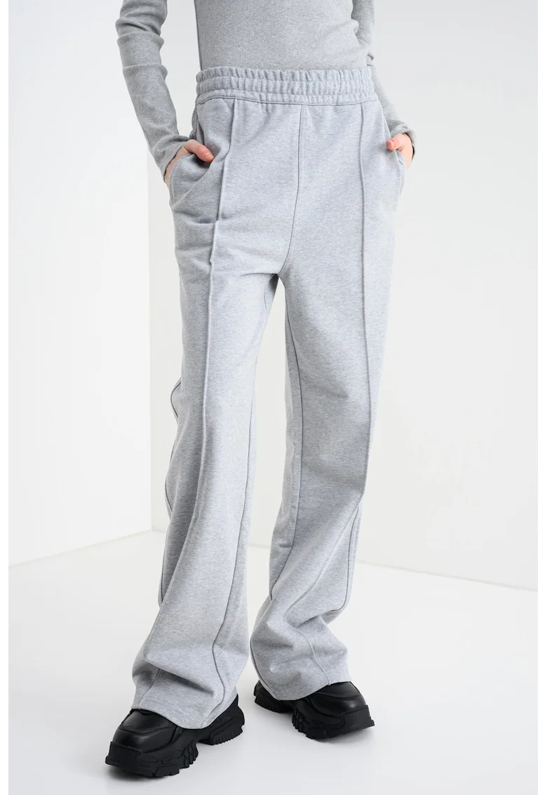 Pantaloni de trening cu talie elastica si buzunare laterale, Gri melange