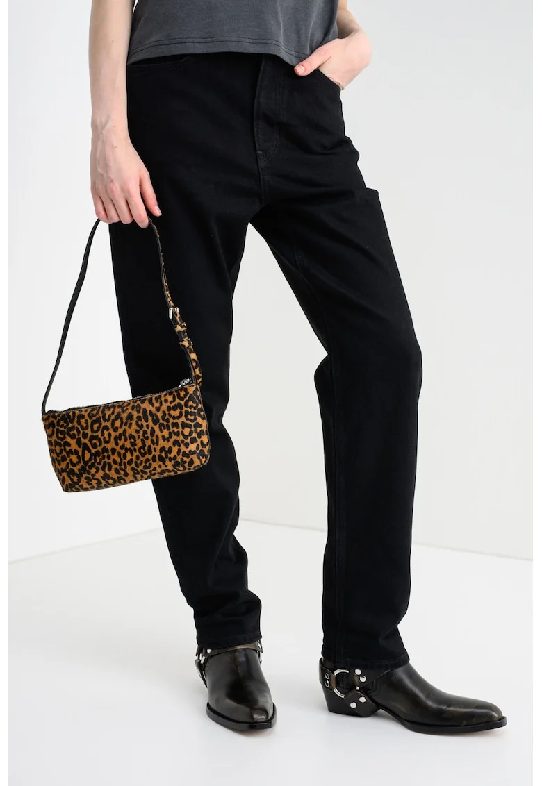 Blugi conici, Negru