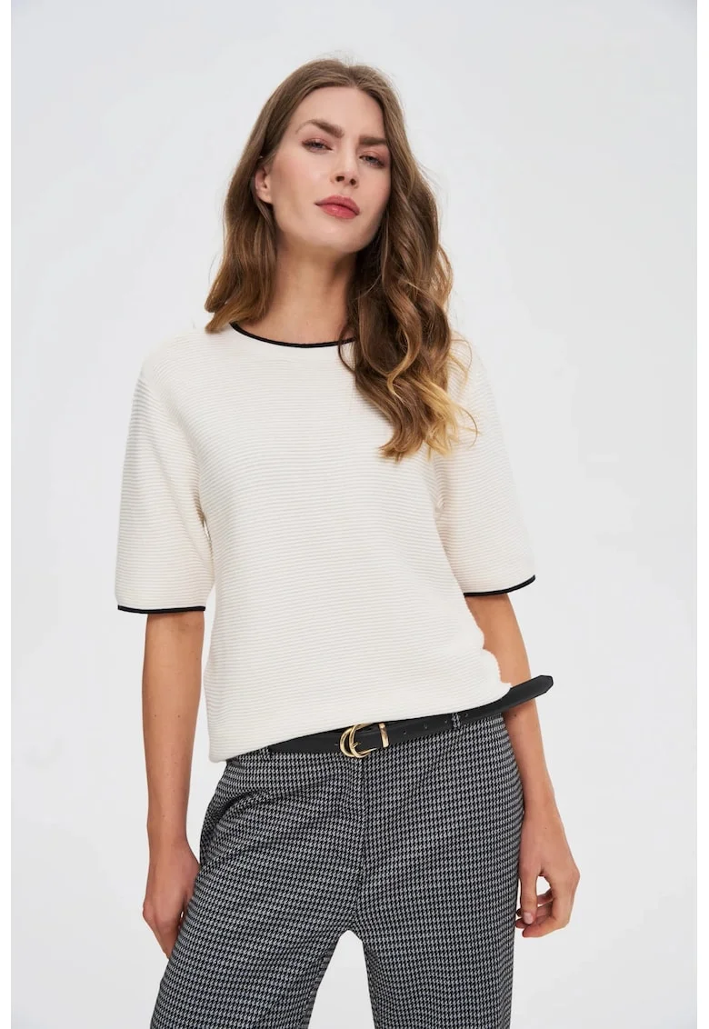 Curea ingusta neagra