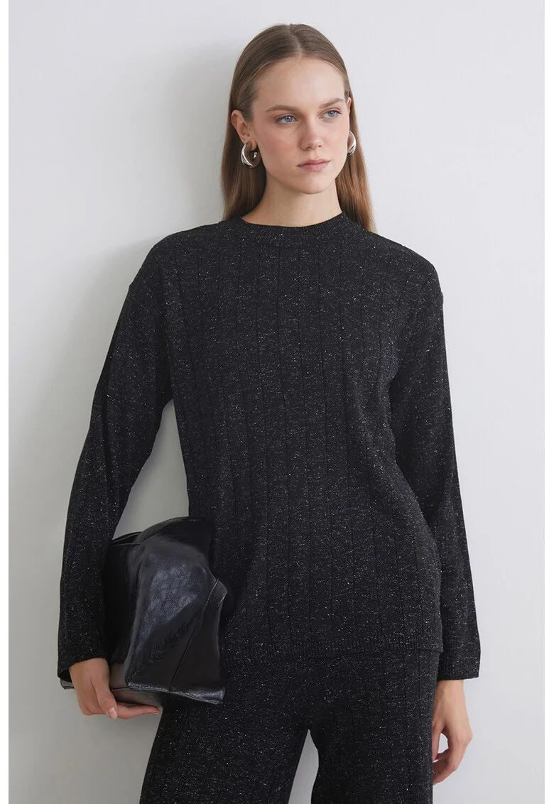 Pulover din lurex cu decolteu la baza gatului, Negru