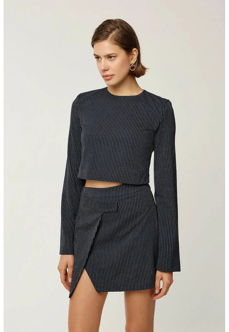 Bluza dama,  guler rotund, dungi, negru, poliester si viscoza