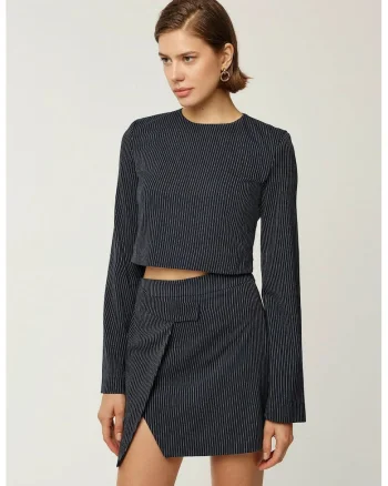 Bluza dama,  guler rotund, dungi, negru, poliester si viscoza