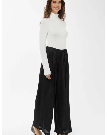 Pantaloni cu talie inalta, elastica si croiala larga