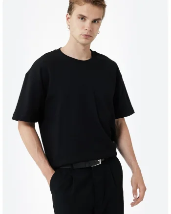 Tricou relaxed fit cu decolteu la baza gatului, Negru