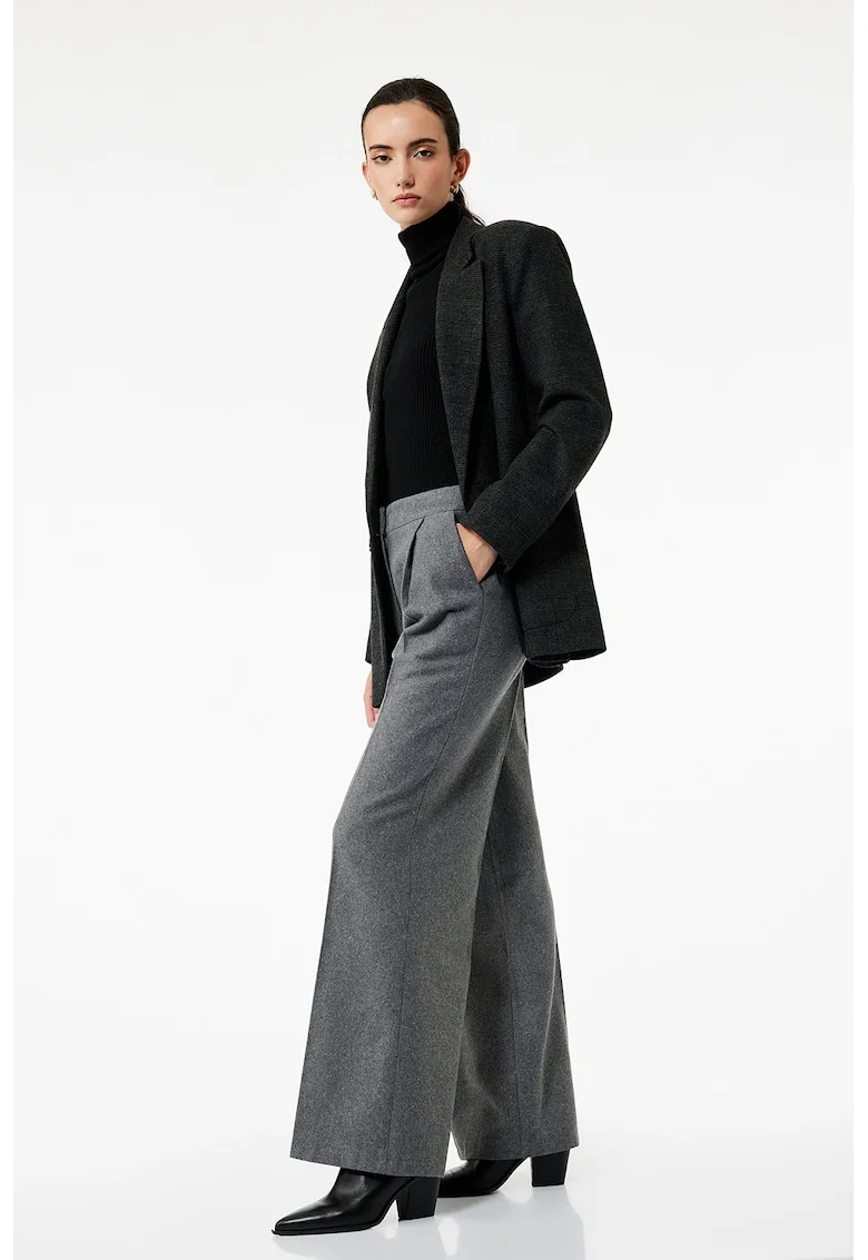 Pantaloni cu croiala ampla si pensa, Gri inchis