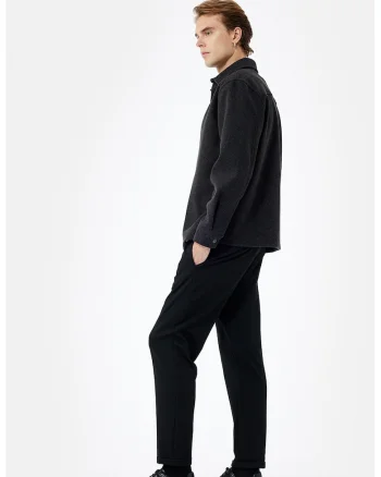 Pantaloni conici cu model uni, Negru