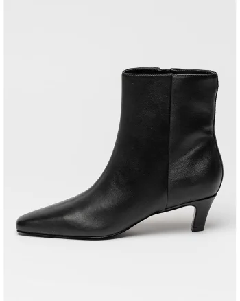Botine de piele cu varf migdalat, Negru